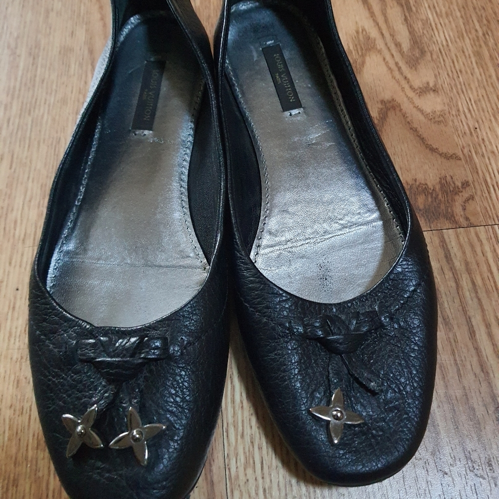 Louis Vuitton Flats!
